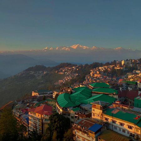 Summit Montana Suites & Spa At Mall Darjeeling  Ngoại thất bức ảnh