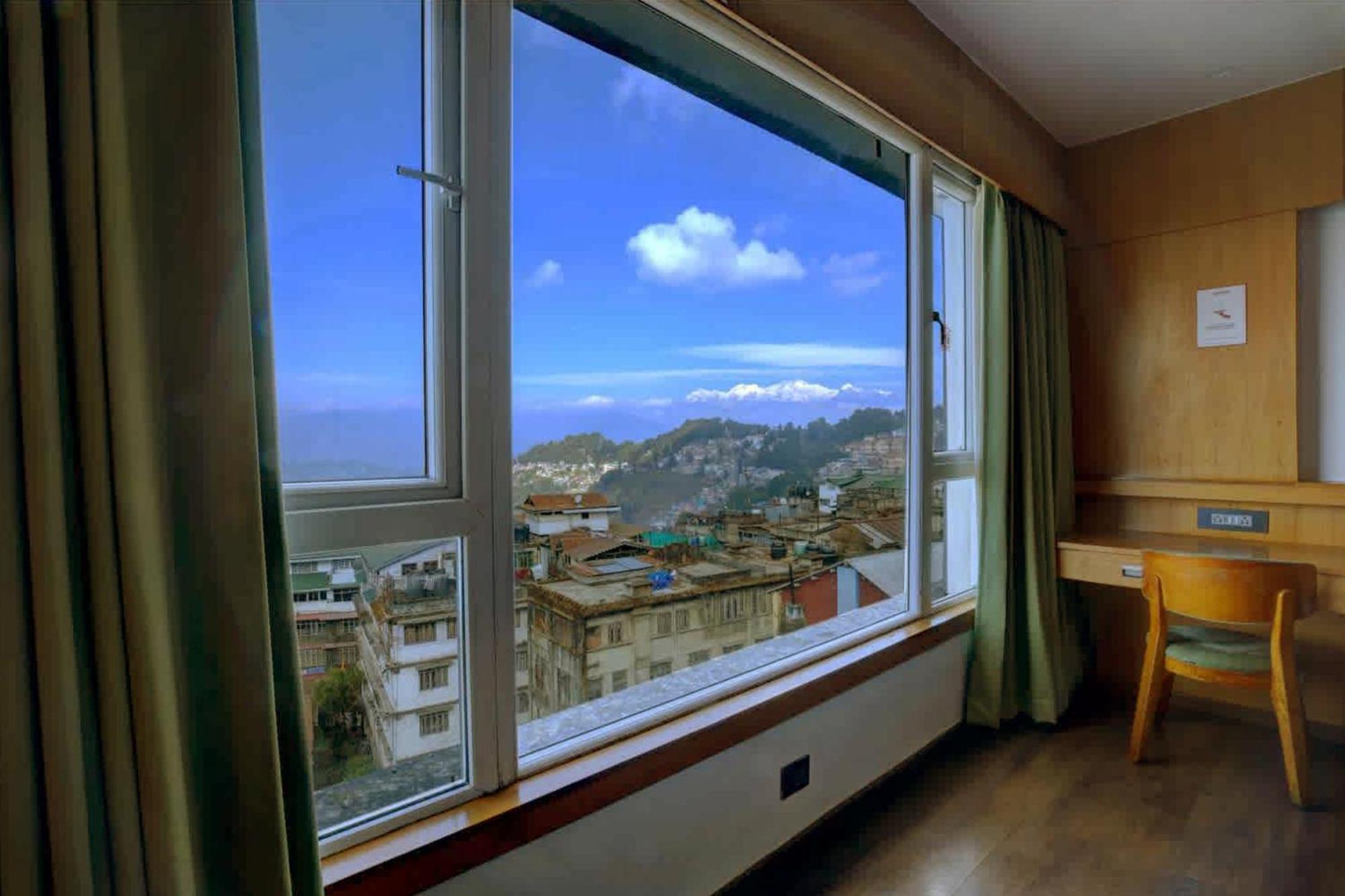 Summit Montana Suites & Spa At Mall Darjeeling  Ngoại thất bức ảnh